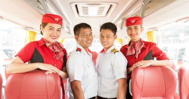 Victory Liner bus attendants